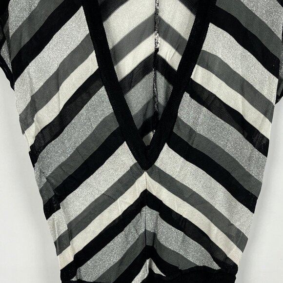 H&M Top Blouse Size M Black Gray Striped Short Sleeve Decollete V Neck Stretch - Picture 3 of 9